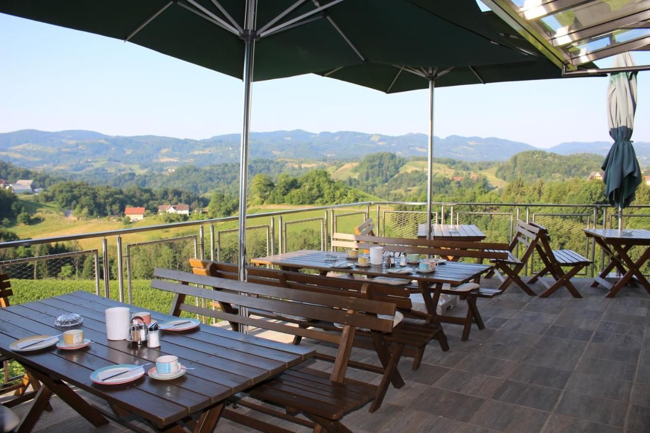 Bed and Breakfast Weingut Fellner Лойчах Экстерьер фото